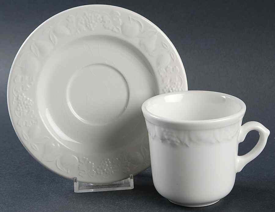 QUD7 Flat Cup & Saucer Set by Quadrifoglio-1