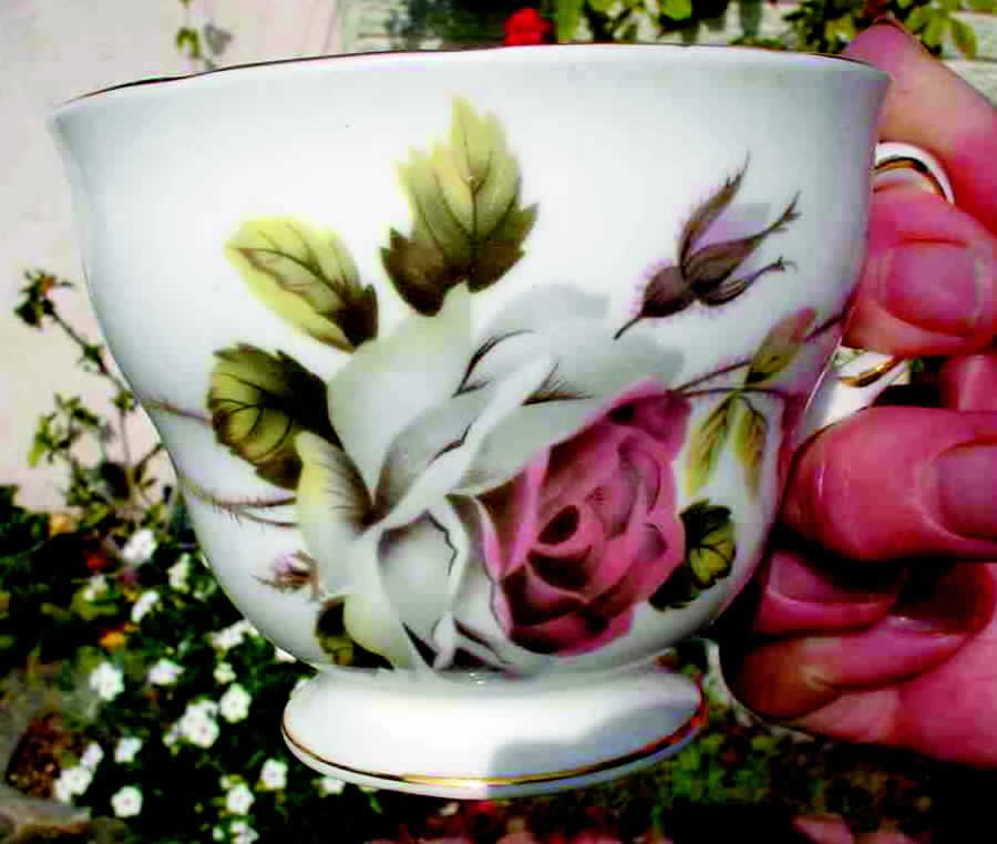 8220 Footed Cup by Queen Anne (England)-1