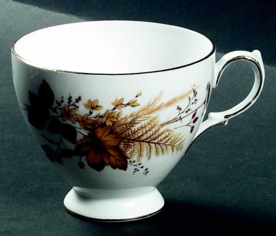 8219 Footed Cup by Queen Anne (England)-1