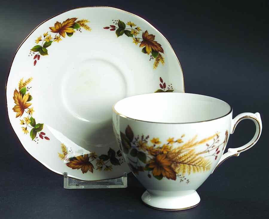 8219 Footed Cup & Saucer Set by Queen Anne (England)-1