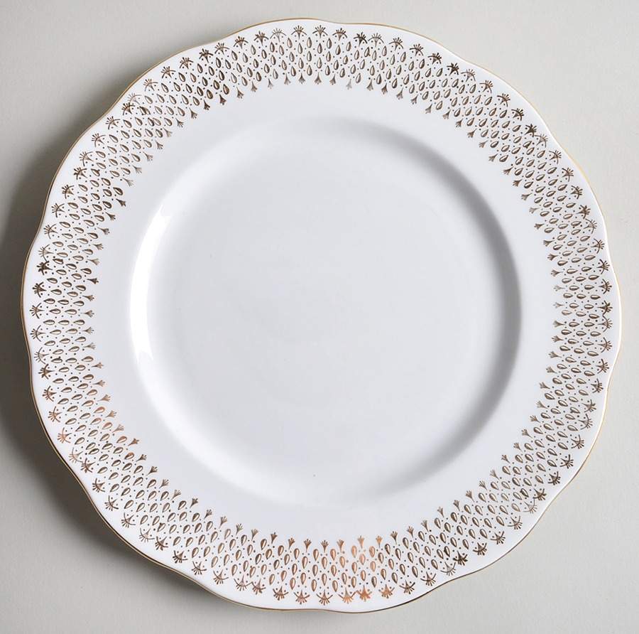 QUA24 Dinner Plate by Queen Anne (England)-1