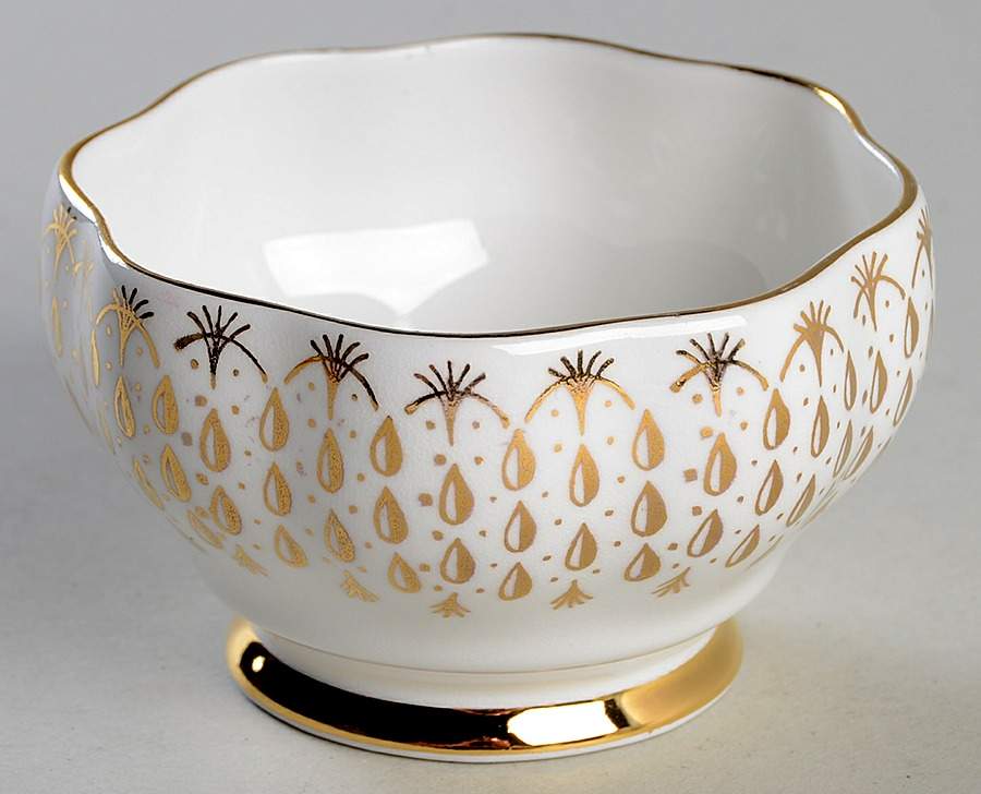 QUA24 Open Sugar Bowl by Queen Anne (England)-1