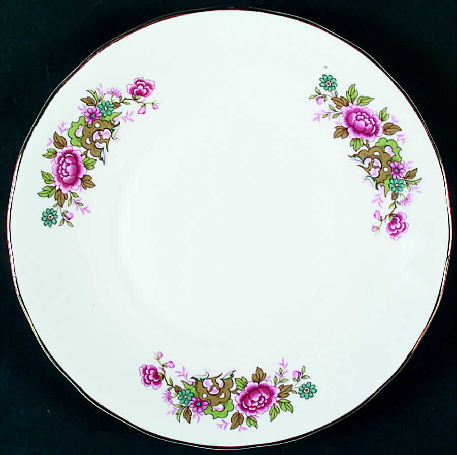 QUA28 Cake Plate by Queen Anne (England)-1