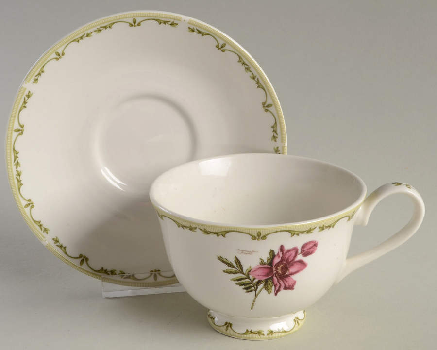 Recueil des Fleurs Flat Cup & Saucer Set by Queen's-1