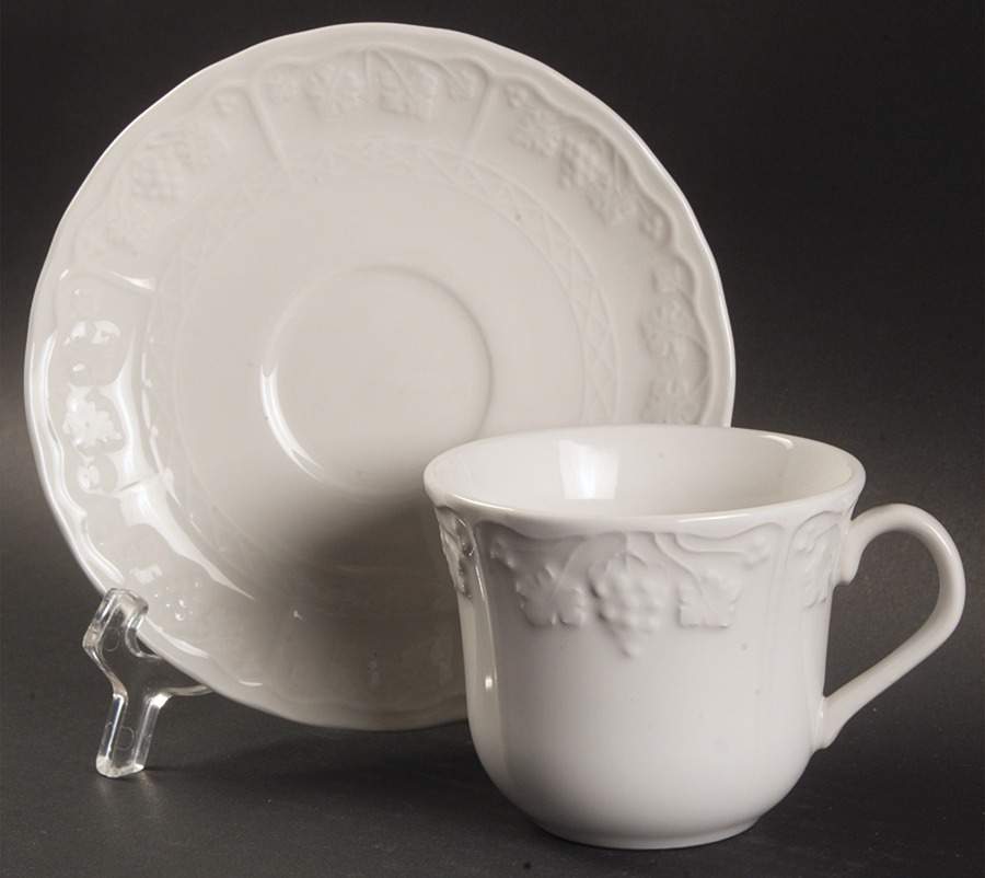 QUD13 Flat Cup & Saucer Set by Quadrifoglio-1