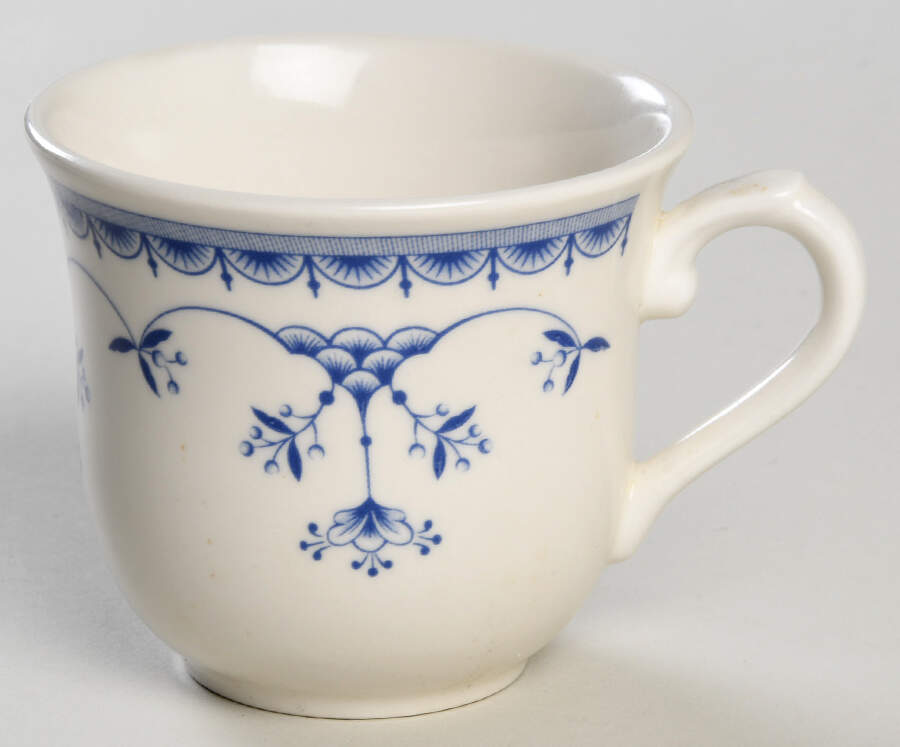 Ingrid Flat Cup by Queen's-1