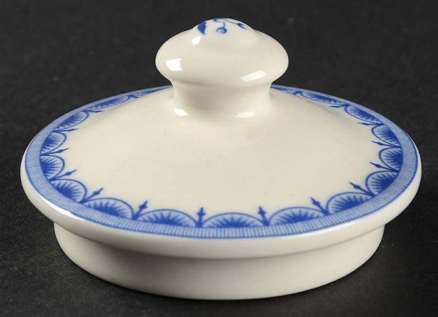 Ingrid Lid for Sugar Bowl by Queen's-1