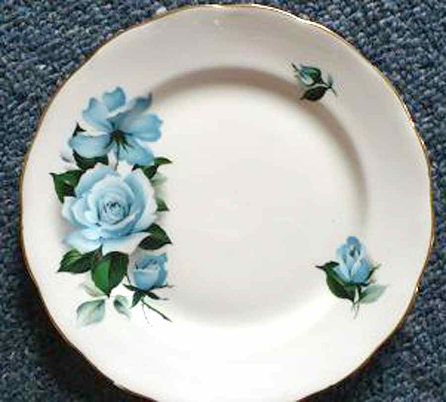 8282 Dinner Plate by Queen Anne (England)-1