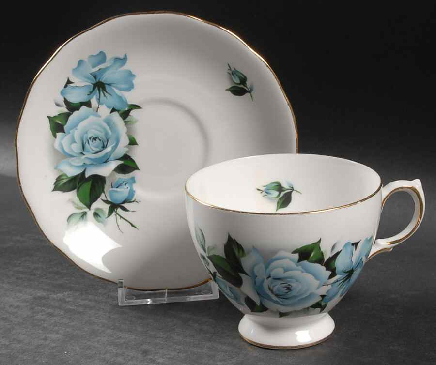 8282 Footed Cup & Saucer Set by Queen Anne (England)-1