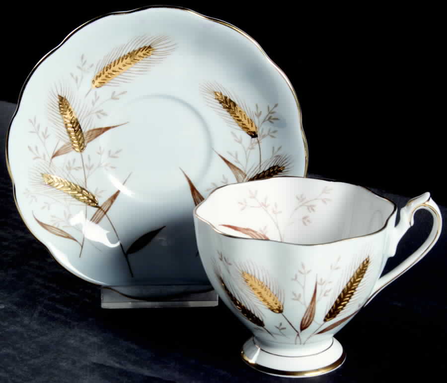 5492H Footed Cup & Saucer Set by Queen Anne (England)-1