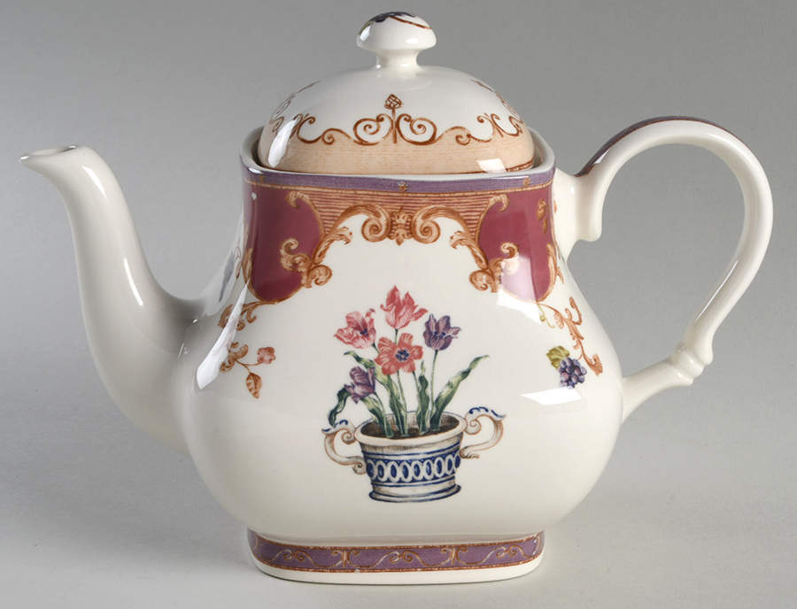Hampton Court Palace Teapot & Lid by Queen's-1