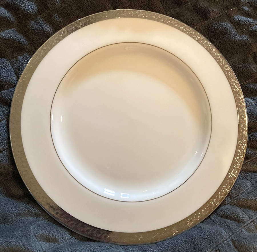 La Vina Dinner Plate by Quality Crafts-1
