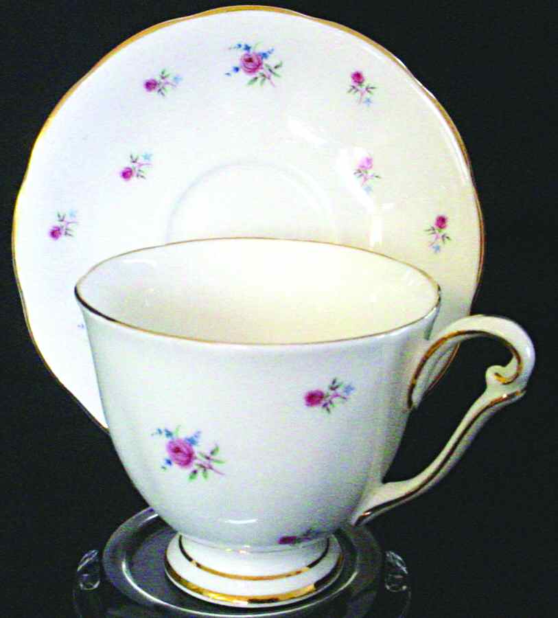 0785 Footed Cup & Saucer Set by Queen Anne (England)-1