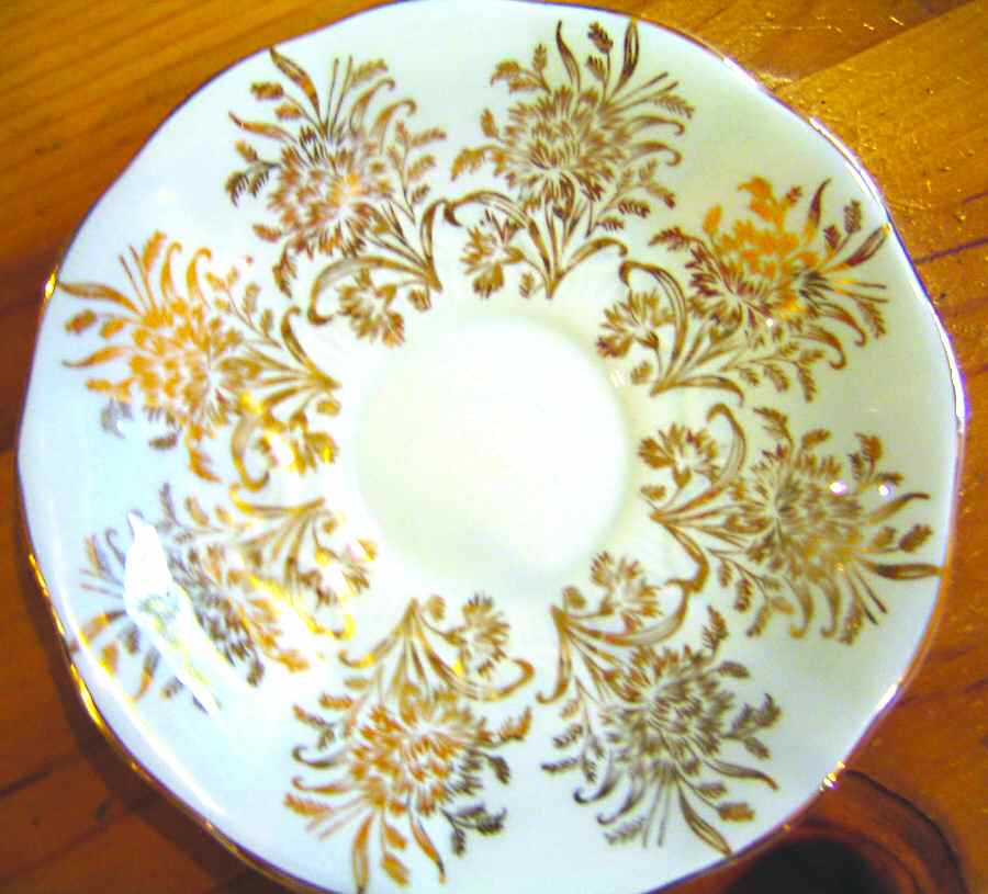 374 Saucer by Queen Anne (England)-1