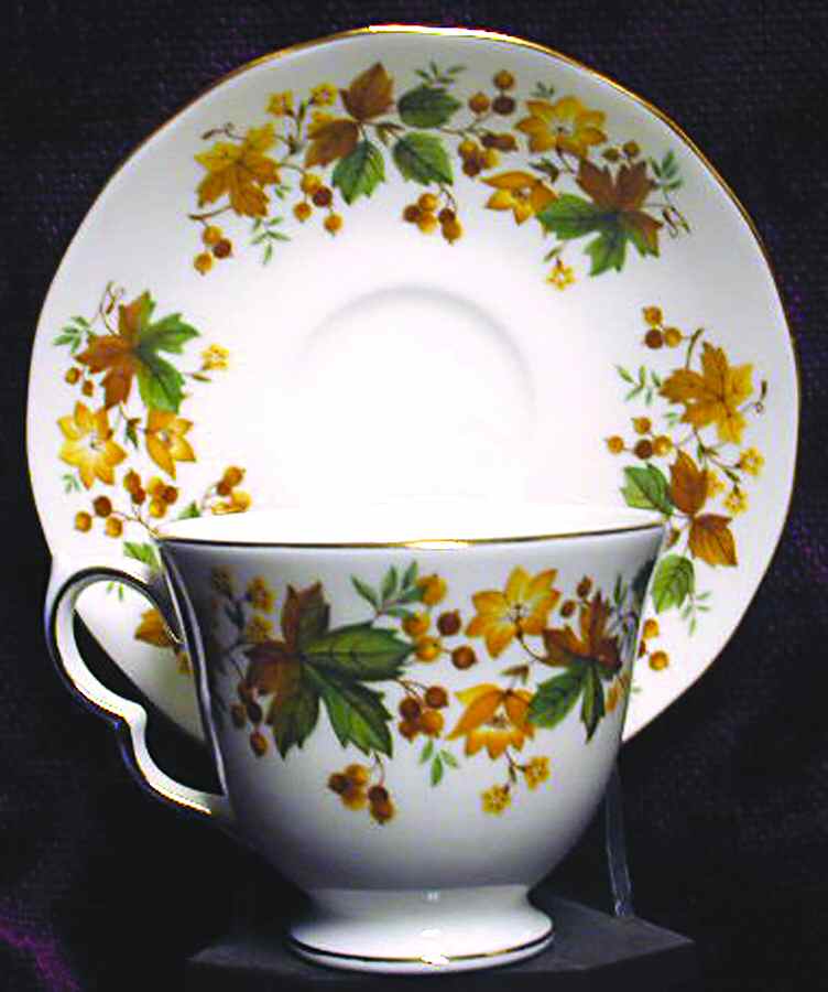 8606 Footed Cup & Saucer Set by Queen Anne (England)-1