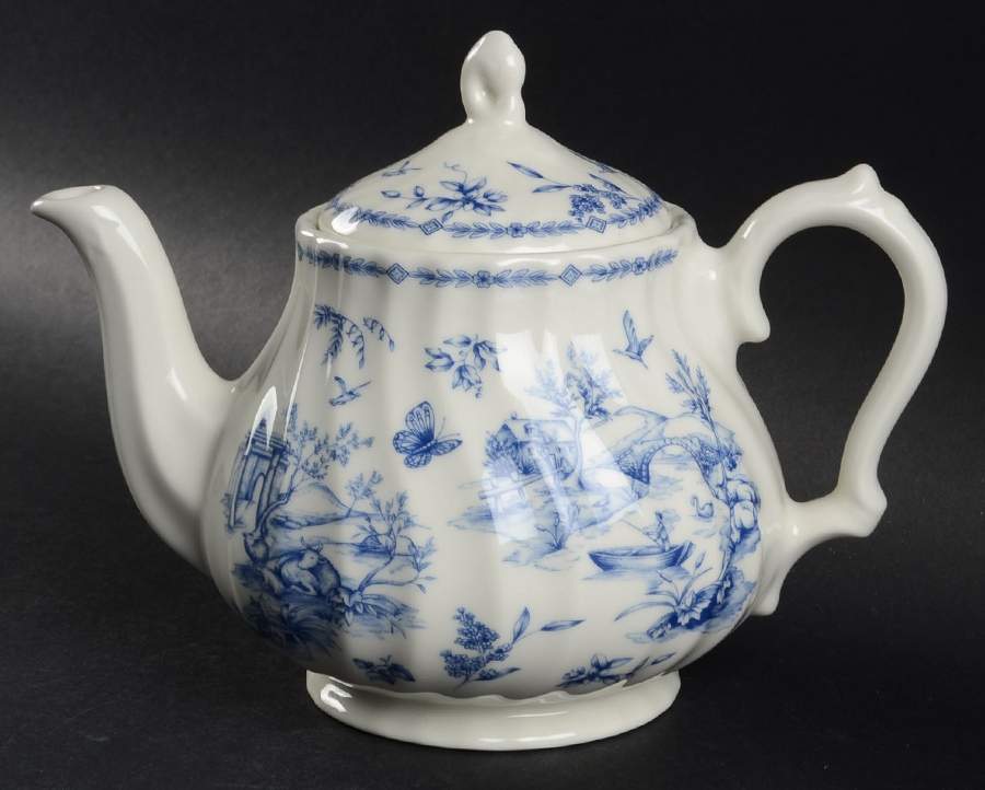 Chelsea Toile Blue Teapot & Lid by Queen's-1