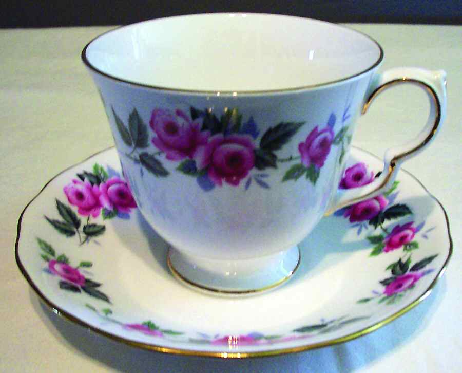 7878 Footed Cup & Saucer Set by Queen Anne (England)-1