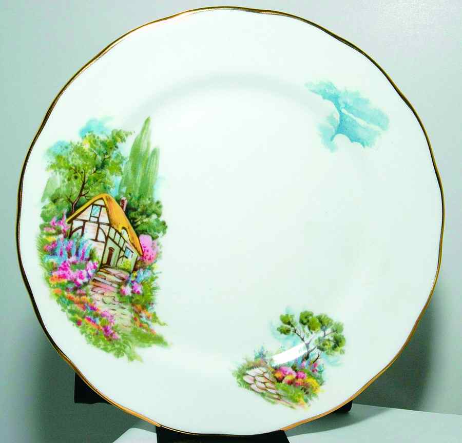 8677 Dessert/Pie Plate by Queen Anne (England)-1