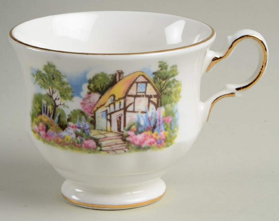 8677 Footed Cup by Queen Anne (England)-1