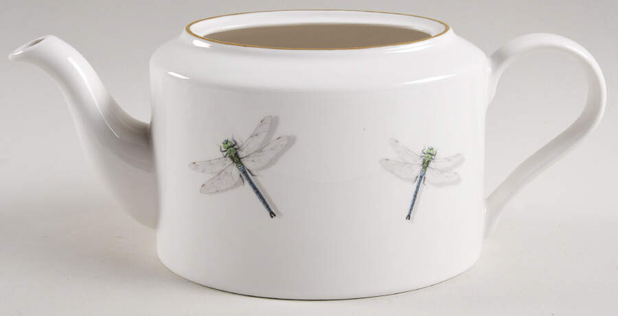QUE4 Teapot No Lid by Queen's-1