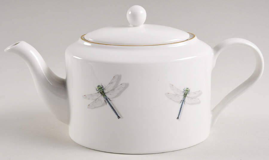 QUE4 Teapot & Lid by Queen's-1