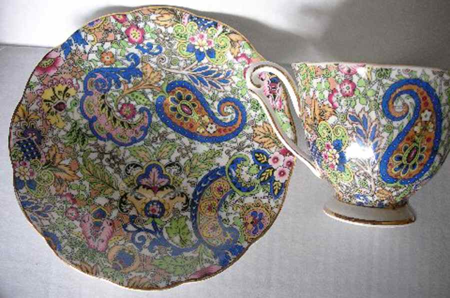 5818 Footed Cup & Saucer Set by Queen Anne (England)-1