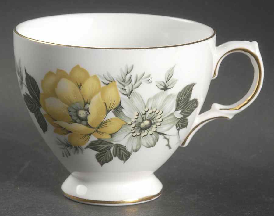 8520 Footed Cup by Queen Anne (England)-1
