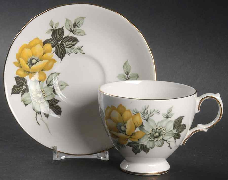 8520 Footed Cup & Saucer Set by Queen Anne (England)-1