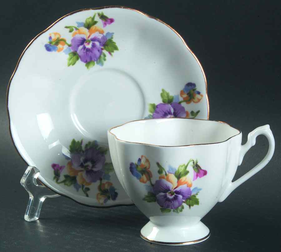4995 Footed Cup & Saucer Set by Queen Anne (England)-1