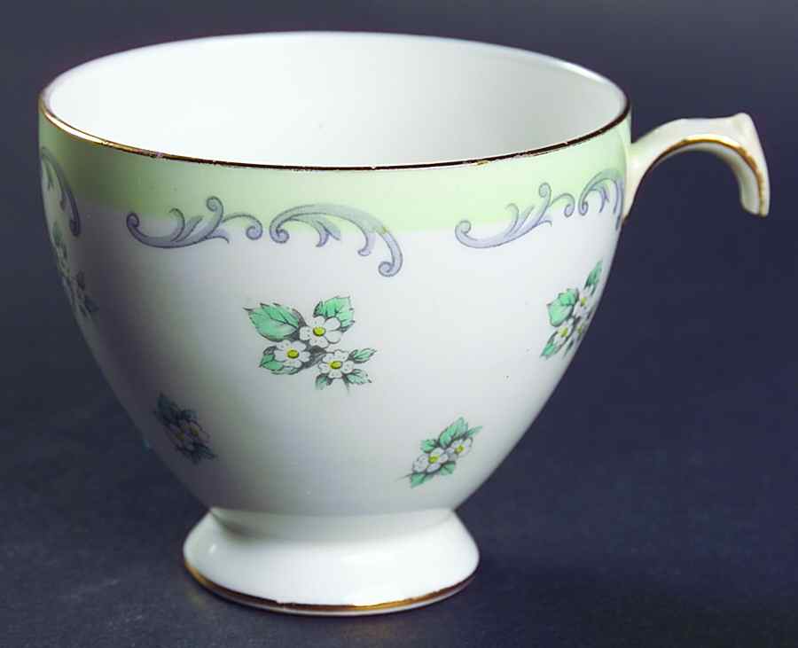 8354 Footed Cup by Queen Anne (England)-1