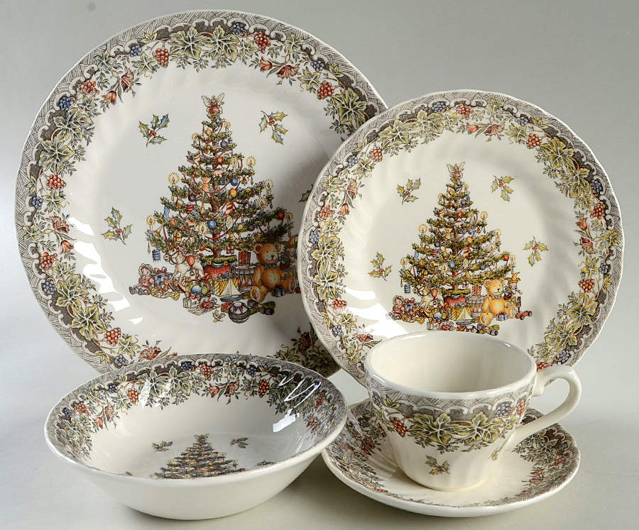 Seasons Greetings Multicolored 5 Piece Place Setting by Queen's-1