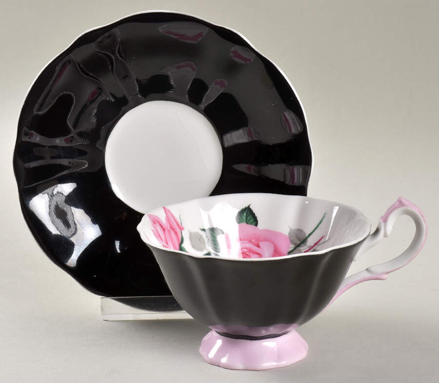 5856 Footed Cup & Saucer Set by Queen Anne (England)-1
