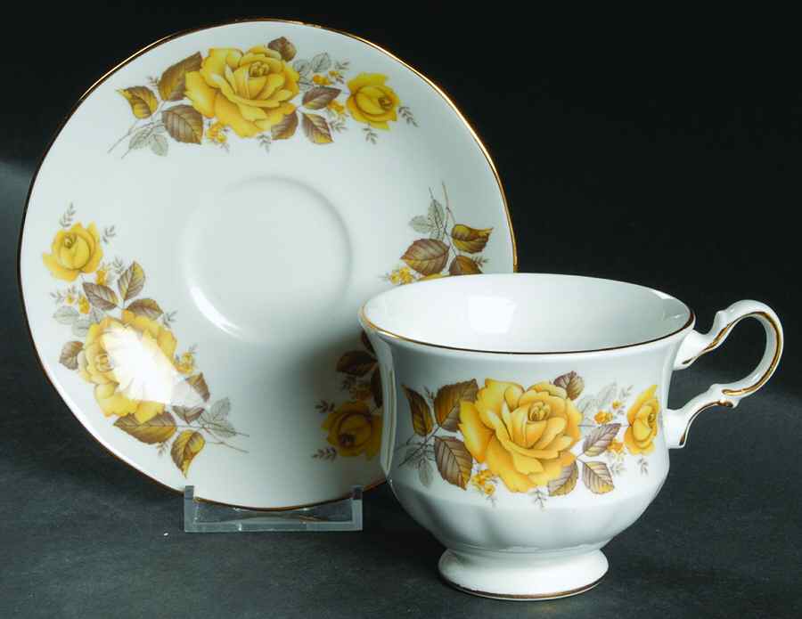 8616 Footed Cup & Saucer Set by Queen Anne (England)-1