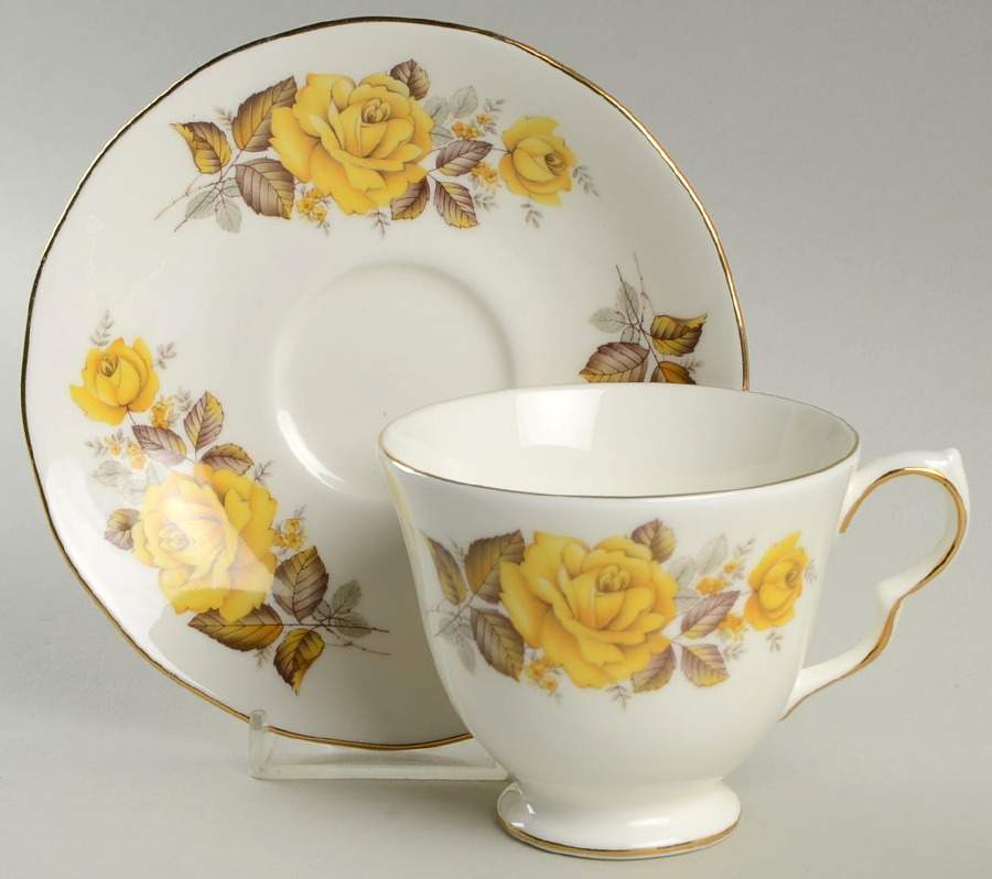 8616 Footed Cup & Saucer Set by Queen Anne (England)-1