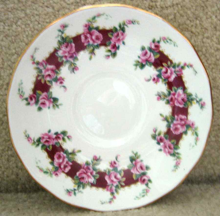 8516 Saucer by Queen Anne (England)-1