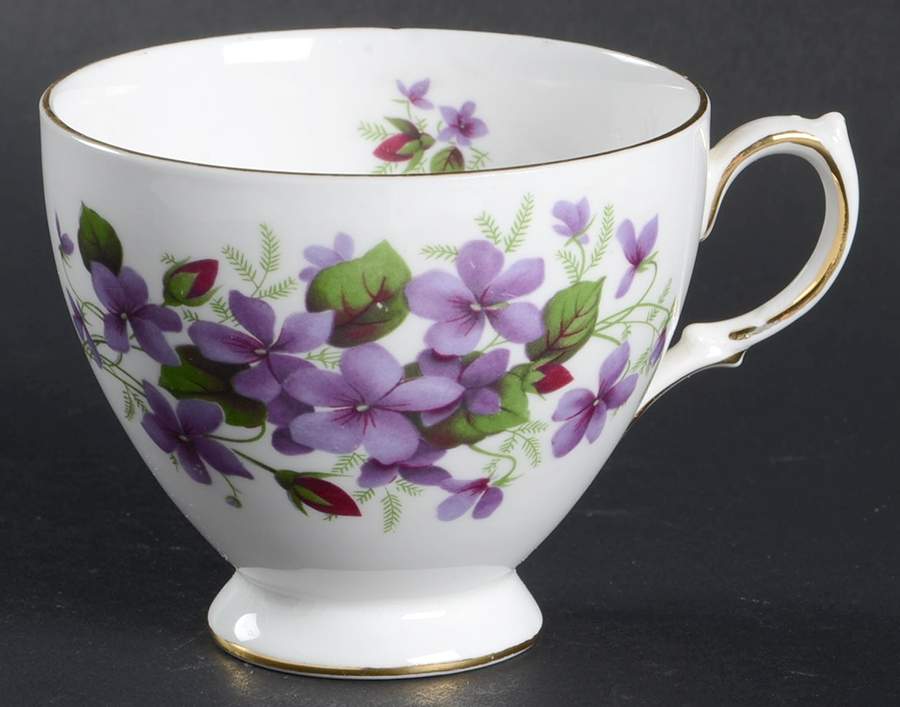 N8423 Footed Cup by Queen Anne (England)-1