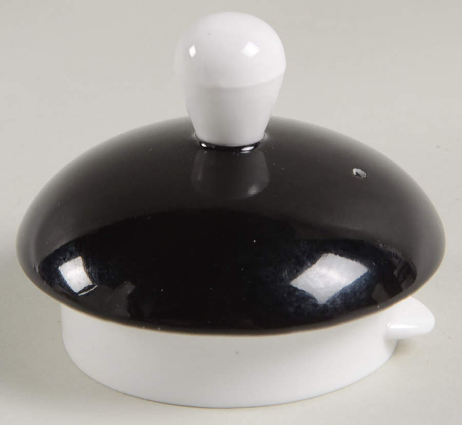 QUA51 Lid for Teapot by Queen Anne (England)-1