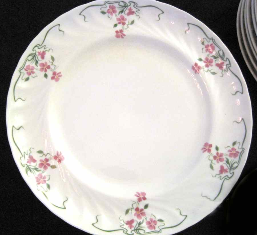 QUN3 Dinner Plate by Quinta Nova-1