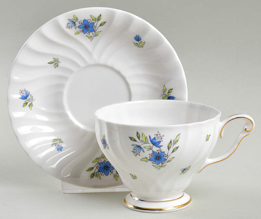 5371 Footed Cup & Saucer Set by Queen Anne (England)-1
