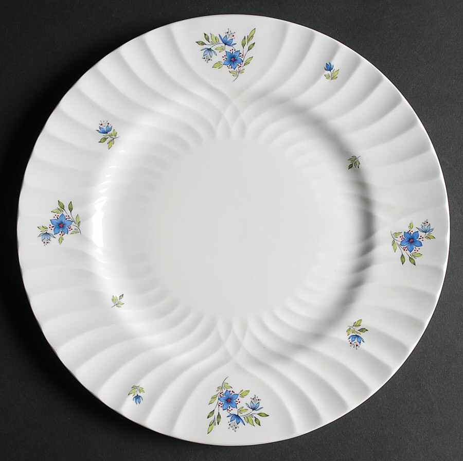 5371 Dinner Plate by Queen Anne (England)-1
