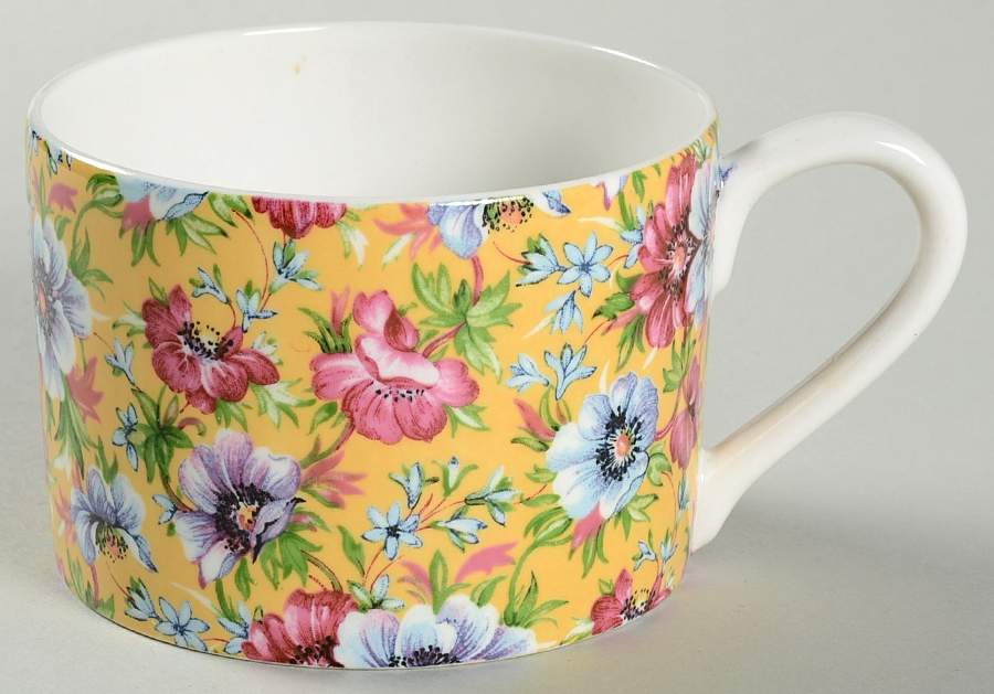 QUE19 Flat Cup by Queen's-1