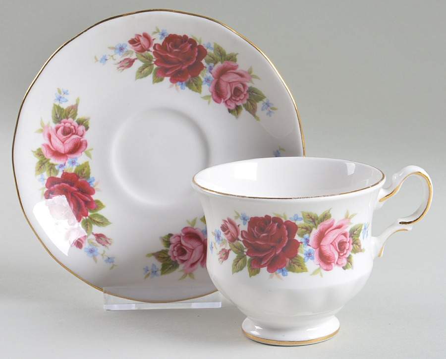 8674 Footed Cup & Saucer Set by Queen Anne (England)-1