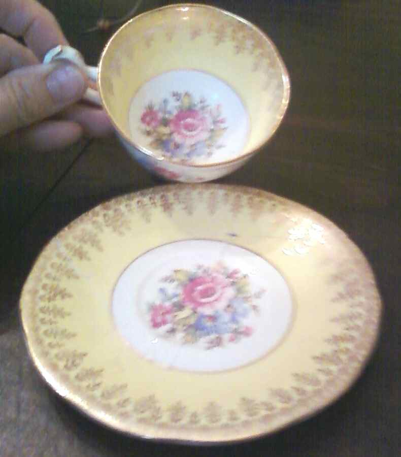 4751 Footed Cup & Saucer Set by Queen Anne (England)-1