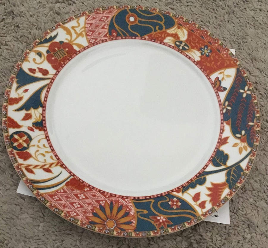 Kyushu Dinner Plate by Queen's-1