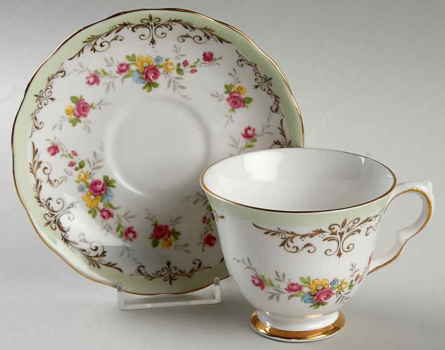 8358 Footed Cup & Saucer Set by Queen Anne (England)-1