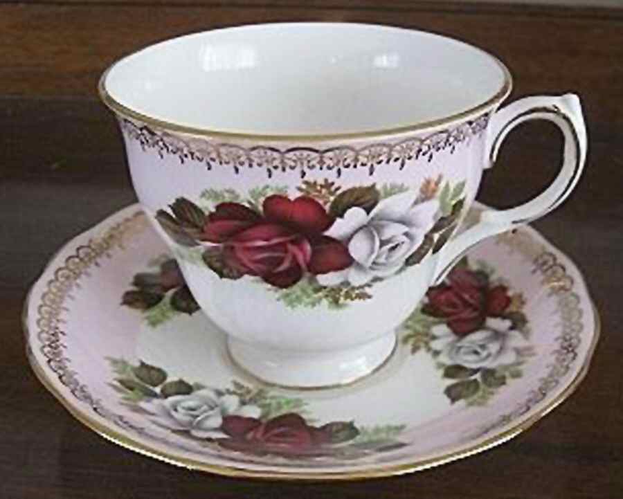 8432 Footed Cup & Saucer Set by Queen Anne (England)-1
