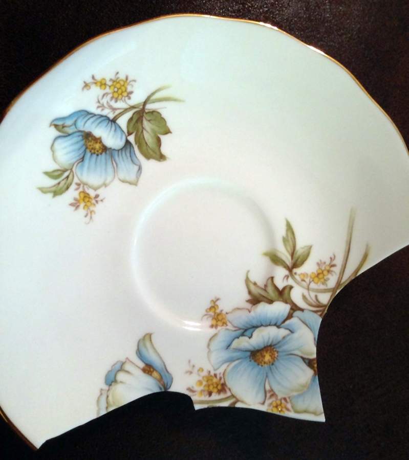 D677 Saucer by Queen Anne (England)-1