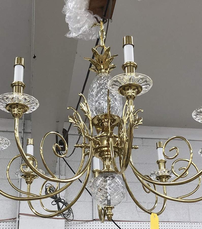 Pineapple 8 Light Chandelier by Quoizel-1
