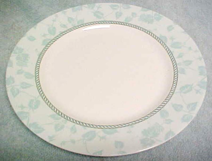 QUE23 Dinner Plate by Queen's-1