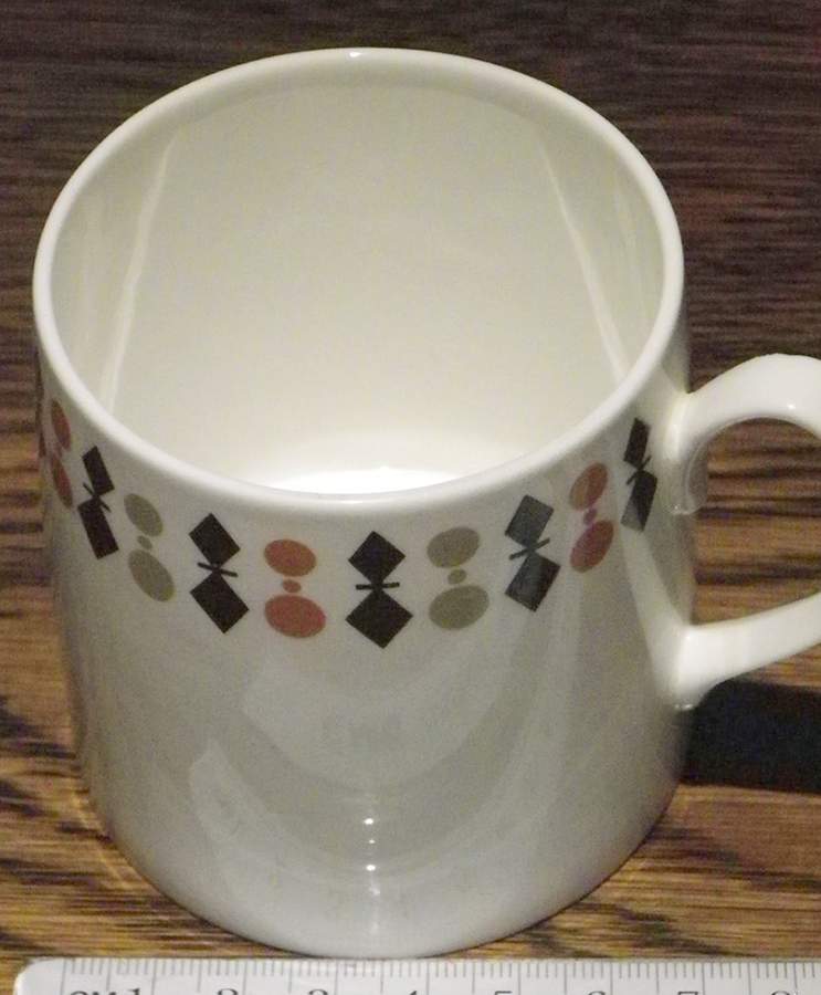 QUA71 Mug by Queen Anne (England)-1